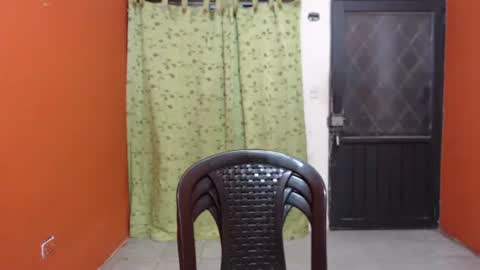 CALL ME LOVE  LAURA online show from 01.04.25