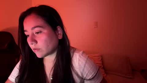 Snapshot of laura_d23 chatting on 02.04.26 laura online show from 02.04.26