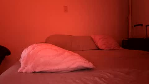 Snapshot of laura_d23 chatting on 02.08.26 laura online show from 02.08.26