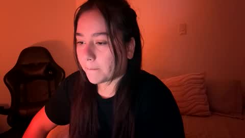 Snapshot of laura_d23 chatting on 02.11.26 laura online show from 02.11.26