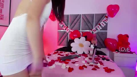 laura_dicardy online show from 02.14.26