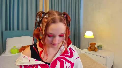 Snapshot of laura_kelley1 chatting on 11.14.25 laura_kelley1 online show from 11.14.25