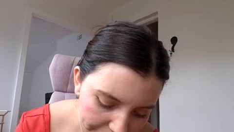 Laura Lee. online show from 01.16.25