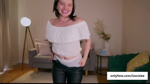 Laura Lee. online show from 02.20.25