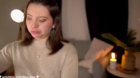 Laura Lee. online show from 09.12.25