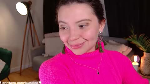 Laura Lee. online show from 09.18.25