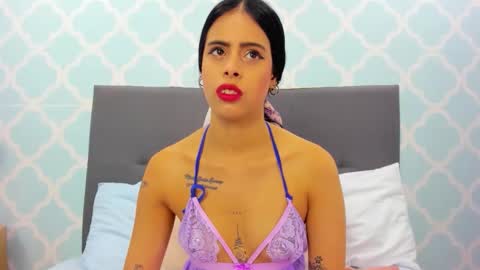 L A U R A online show from 01.14.26