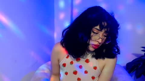 laura_pink01 online show from 02.07.25