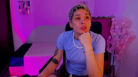 Laura Rose online show from 11.05.25