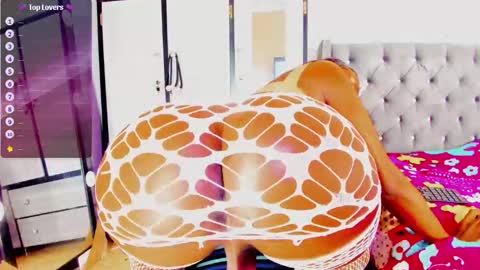 Snapshot of laura_sexo11 chatting on 10.14.25 laura_sexo11 online show from 10.14.25