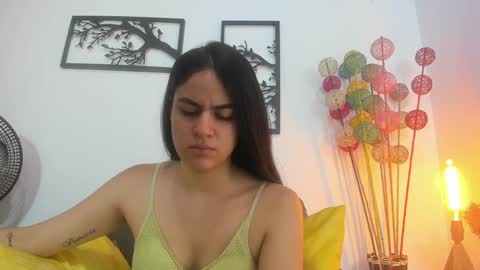 LAURA SOE online show from 01.11.25