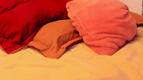 LAURA SOE online show from 11.28.25