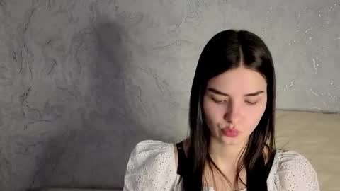 Snapshot of lauraback chatting on 03.10.26 Laura online show from 03.10.26