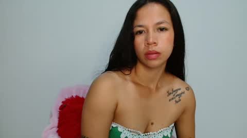 Snapshot of lauracb_ chatting on 10.03.25 lauracb online show from 10.03.25