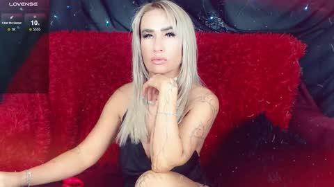 LauraCrystall online show from 12.21.25