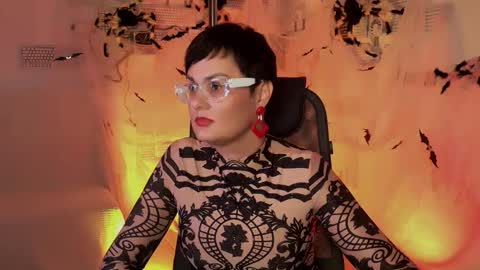 lauradavidsons online show from 10.26.25