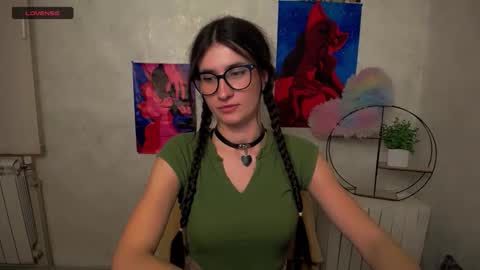 Snapshot of lauradre_ chatting on 10.27.25 Laura online show from 10.27.25