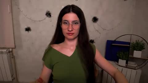 Snapshot of lauradre_ chatting on 04.26.26 Laura online show from 04.26.26