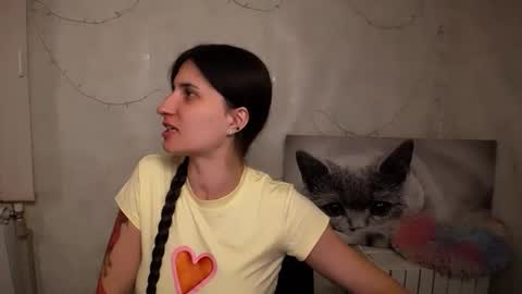 Snapshot of lauradre_ chatting on 05.21.26 Laura online show from 05.21.26