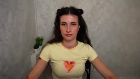 Snapshot of lauradre_ chatting on 06.27.26 Laura online show from 06.27.26