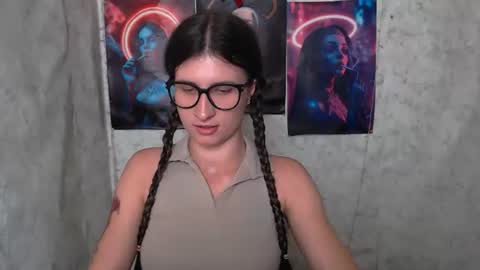 Snapshot of lauradre_ chatting on 07.04.26 Laura online show from 07.04.26
