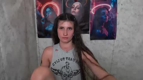 Snapshot of lauradre_ chatting on 07.07.26 Laura online show from 07.07.26