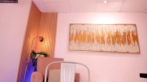 Snapshot of laurah_hill chatting on 12.07.24 Lau online show from 12.07.24