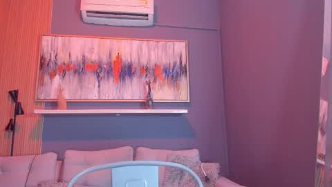 Snapshot of laurah_hill chatting on 09.27.25 Lau online show from 09.27.25