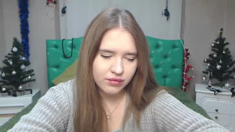 Snapshot of laurahlot chatting on 12.28.24 LauraHlot online show from 12.28.24