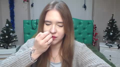 Snapshot of laurahlot chatting on 12.28.24 LauraHlot online show from 12.28.24