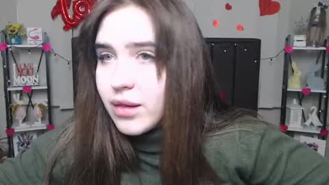 Snapshot of laurahlot chatting on 02.21.25 LauraHlot online show from 02.21.25