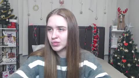 LauraHlot online show from 12.23.25