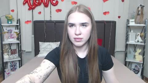 LauraHlot online show from 04.04.26