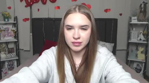 LauraHlot online show from 04.10.26