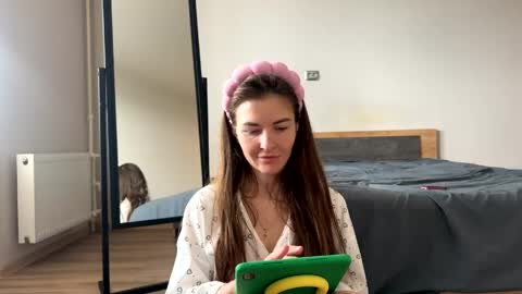 Snapshot of laurajess_ chatting on 05.06.26 Hanna online show from 05.06.26
