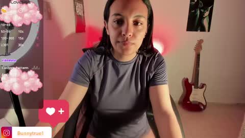 Snapshot of lauraohana chatting on 02.25.25 lauraohana online show from 02.25.25