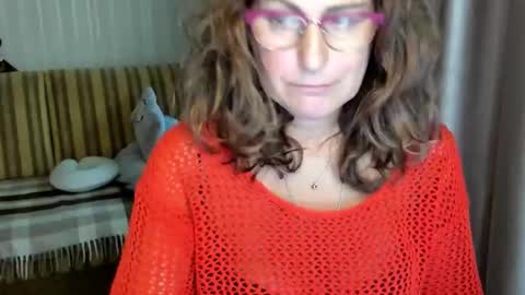 Lauraoven1 online show from 10.06.25