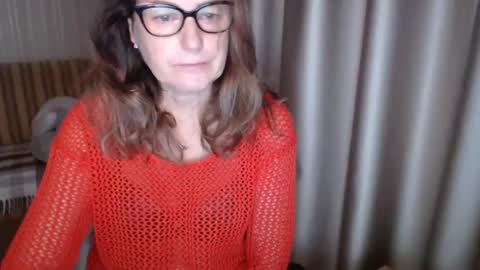 Lauraoven1 online show from 11.06.25
