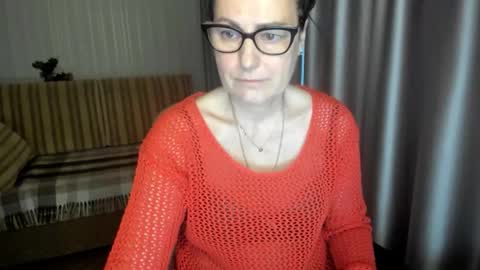 Lauraoven1 online show from 12.23.25