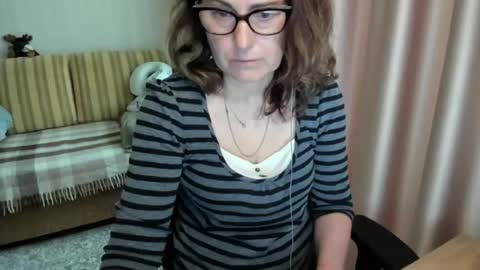 Snapshot of lauraoven1 chatting on 05.29.26 Lauraoven1 online show from 05.29.26