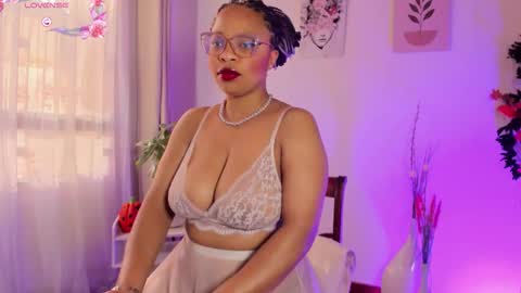 Laurita Aries  online show from 10.15.25