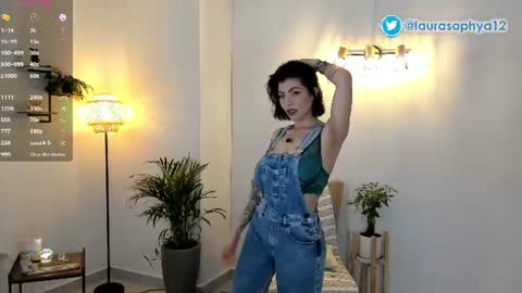Snapshot of laurasophya chatting on 06.25.26 Laura online show from 06.25.26