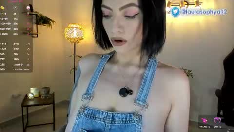 Snapshot of laurasophya chatting on 07.05.26 Laura online show from 07.05.26