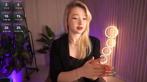 Snapshot of laurawifeness chatting on 10.17.25 Laura online show from 10.17.25