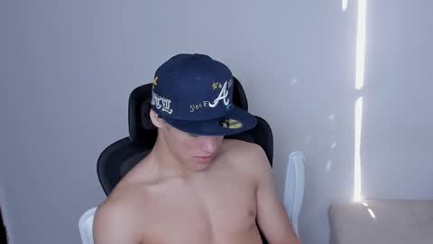 Laureent online show from 11.30.25