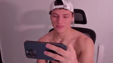 Laureent online show from 04.10.26