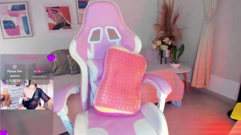 Snapshot of lauren__dallass chatting on 05.27.26 MissLauren online show from 05.27.26