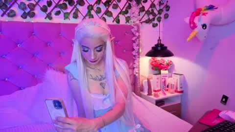 Lauren evans9 online show from 04.05.26