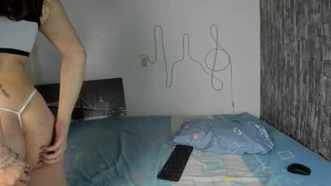 Snapshot of lauren_gold_x chatting on 05.11.26 lauren_gold_x online show from 05.11.26