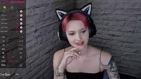 Snapshot of lauren_raquel chatting on 06.27.26 Eva online show from 06.27.26